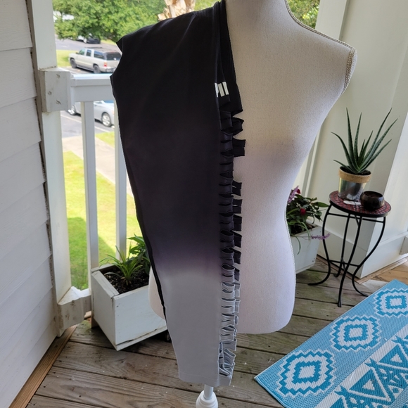 🚫SOLD🚫VS PINK COOL & COMFY CUT OUT TIGHTS - Picture 7 of 16